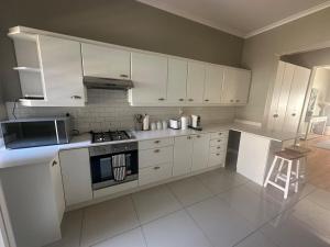 Entire home in Cape Town, Green Point, King Beds