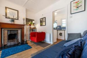 Cosy and central Belfast House