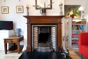 Cosy and central Belfast House