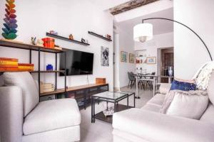 Alzhara Suites I Triana 3 Pax Balcón WiFi