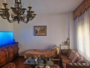 5 metro stop to colosseo