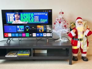 ES2410-2Bed 2Bath Vision Apt with Balcony, Pool & Gym