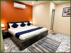 Shri Mahakaleshwar Jyotirlinga Temple HOTEL N- PALACE Near - Railway Station Ujjain - Fully Air conditioned - Free Wifi and Parking Facilities