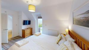 Brigg End View, The Bay Filey, sleeps 4, 2 dogs welcome