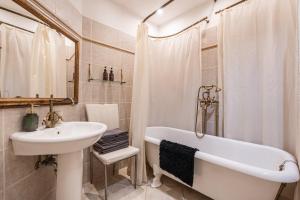 Basilika and Castle amazing view luxury suite free parking upon reservation