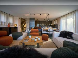 Chalet Fango - OVO Network