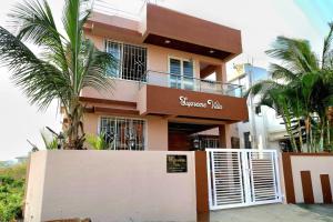 ll EMPYREAN STAY ll ROYAL SUPREME VILLA ll 3BHK ll AC ll PVT POOL ll FREE WIFI ll MINI BAR