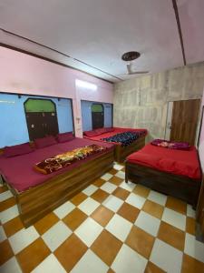 Annu Bhai Sewa Sadan Near Janmbhumi Approx 5Min