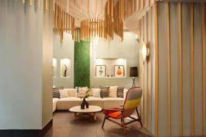 Zeus Essence Bucharest Central