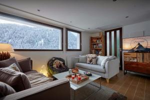 Chalet Pic & View - OVO Network