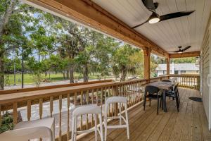 The Floridian Suite l Heated Pool l Walk to DNTN