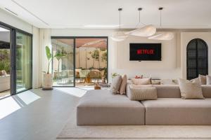 Villa Lilas-Luxe Pool, Steam Room & Gym