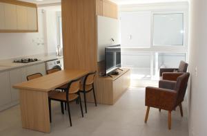 Apto Garden de duas suítes - 100m da Praia Canasvieiras