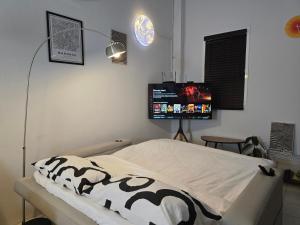 Dramatic Exit Bangkok - Cozy loft style near Suvarnabhumi Airport