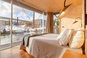 SLEEPBOAT- Modern Houseboat in Porto