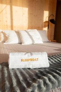SLEEPBOAT- Modern Houseboat in Porto