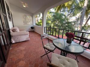 Condo 1bdr 1bth with garden