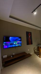 Luxurious Lakeview 2BR in Zed Towers