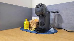 DuckDuckApt - Modern Studio with a Stylish Twist