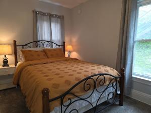 3 BR Townhouse Close to the Falls