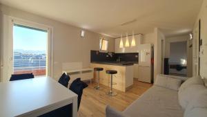 Ultimo piano con terrazzo e posto auto