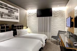 Century City Hotel Urban Square