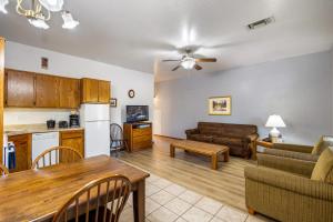 2Bed 2Bath Apartment- Upper Level Roundhouse Residences