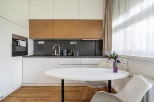 Basilika one bedroom elegant apartment with balcony free parking upon reservation