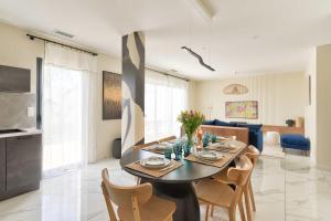Maison Marly avec piscine privee a Serignan