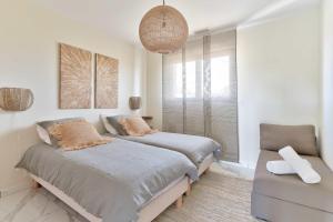Maison Marly avec piscine privee a Serignan