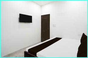 Metro Royal Inn Near Lucknow Railway Station - Free Wifi and Free Parking Facilities # Fully Air conditioning Deluxe Room - Best Hotel In Lucknow