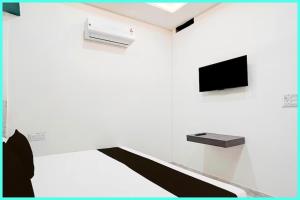 Metro Royal Inn Near Lucknow Railway Station - Free Wifi and Free Parking Facilities # Fully Air conditioning Deluxe Room - Best Hotel In Lucknow