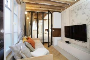 Apartment Le Marais by Studio prestige