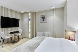 Studio Center of Paris by Studio prestige