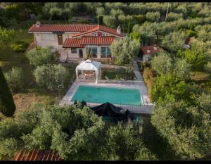 Villa la Peleca by Nicola Real Estate