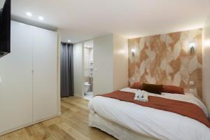 Apartment center of Paris by Studio prestige