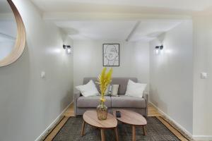 Apartment center of Paris by Studio prestige