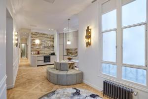 Apartment Opera Vendome by Studio Prestige