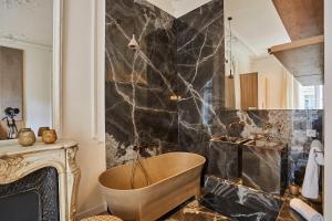 Apartment Opera Vendome by Studio Prestige