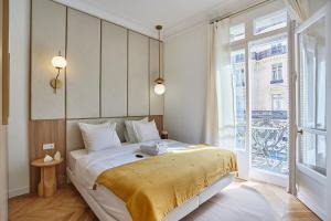 Apartment Opera Vendome by Studio Prestige