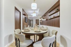 Sublime 3 bedrooms Apartment Center of Paris by Studio Prestige