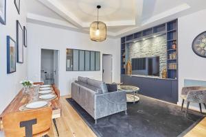 Apartment Loft Père Lachaise by Studio prestige