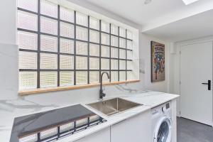 Apartment Loft Père Lachaise by Studio prestige