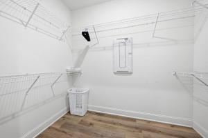 Stylish 2BR2BA Stay Open Layout