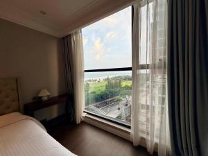 Luxury Apartment with Ocean View - 1 minute to beach