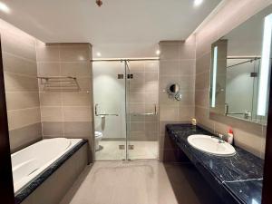 Luxury Apartment with Ocean View - 1 minute to beach