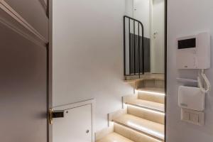 GuestHost - Alla Scala Santa Apartment