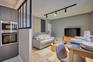 Apartment Louvre Museum by Studio prestige