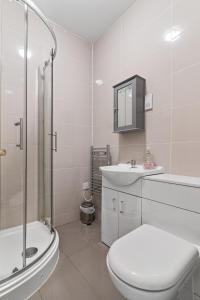 Lovely Central Apartment - 4