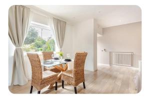 Cheerfull Villa near the airport